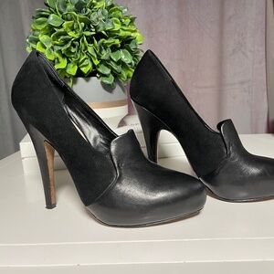 Classiques Entier Leather and Swede platform booties - 9